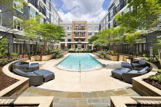 Towson Promenade in Towson, MD - Foto de edificio - Building Photo
