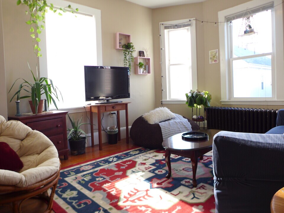 5 Sunset St, Unit 3 in Boston, MA - Foto de edificio