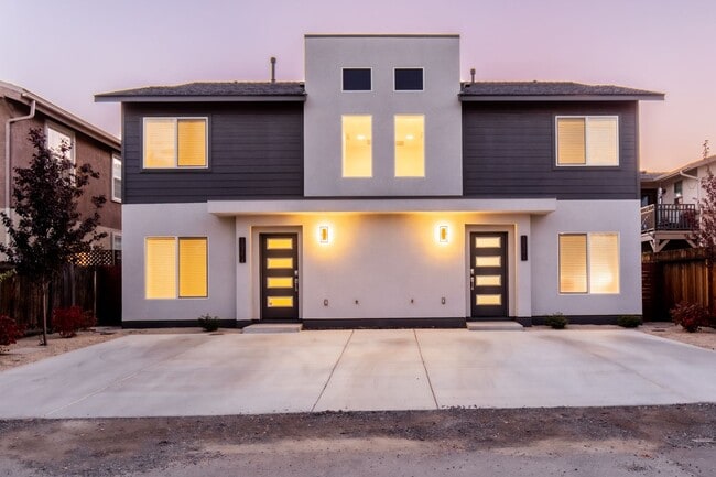 1056 Watt St-Unit -Unit #1 in Reno, NV - Building Photo - Building Photo