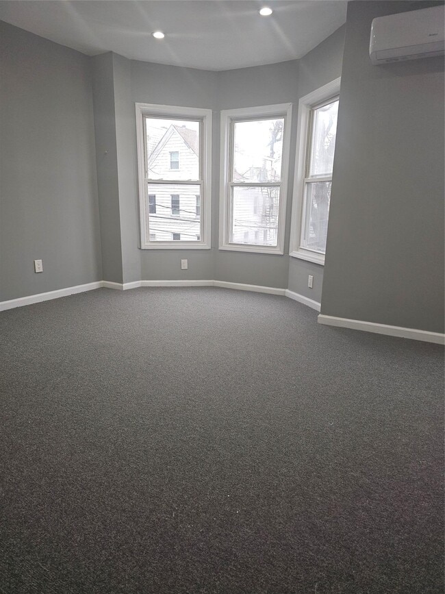 property at 135 N 9th Ave