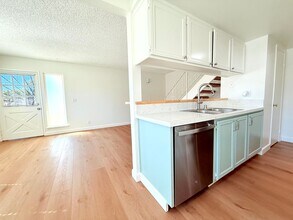 597 Paseo Ln in Thousand Oaks, CA - Building Photo - Building Photo