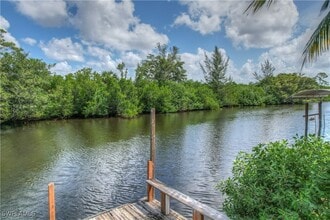 2201 Longboat Dr in Naples, FL - Building Photo - Building Photo