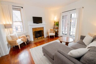 1628 De Sales Ln, Unit 1628 De Sales Ln in Cincinnati, OH - Building Photo