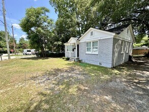 2201 Vine St in Cayce, SC - Building Photo - Building Photo