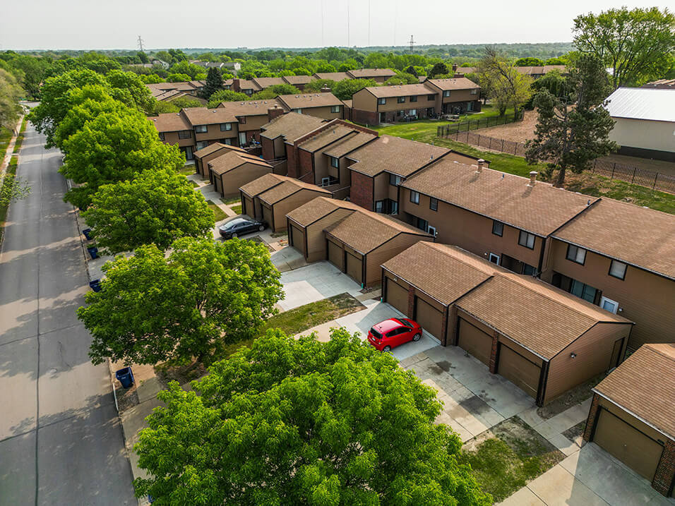 Country Estates in Omaha, NE - Building Photo