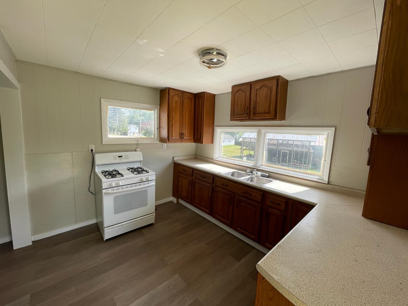 8 Heer Dr in Fulton, NY - Building Photo