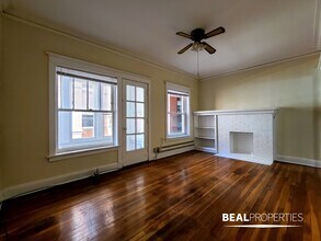 4423 N Wolcott Ave in Chicago, IL - Foto de edificio - Building Photo