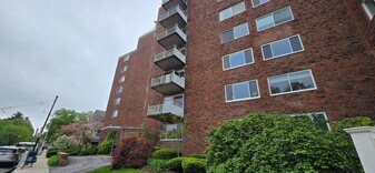 14 Concord Ave in Cambridge, MA - Building Photo