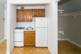 714 W Belmont Ave in Chicago, IL - Building Photo - Building Photo