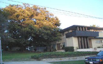 138-152 N Crimea St in Ventura, CA - Building Photo - Building Photo