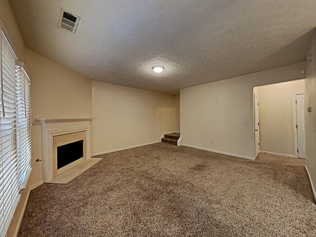 2400 Village Green Dr in Fairburn, GA - Building Photo - Building Photo