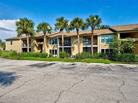 4008 Crockers Lake Blvd in Sarasota, FL - Building Photo