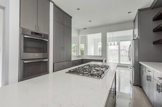 1022 Forest Home Dr in Houston, TX - Building Photo - Building Photo