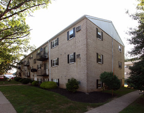 Krewstown Park Apartments in Philadelphia, PA - Building Photo - Building Photo