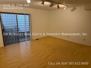 5238 SE 33rd Ave in Portland, OR - Building Photo - Building Photo