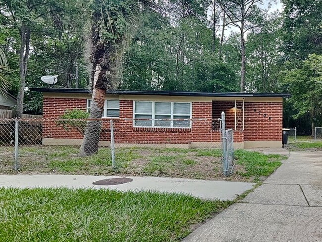 property at 6705 Gaspar Cir E