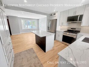 6310 Hilly Way in Cary, IL - Building Photo - Building Photo