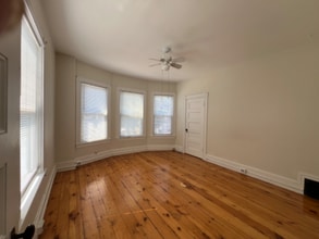 322 Merrimac St, Unit 322-2 in Newburyport, MA - Building Photo - Building Photo