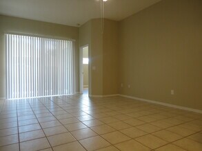 1452 Baythorn Dr in Wesley Chapel, FL - Foto de edificio - Building Photo