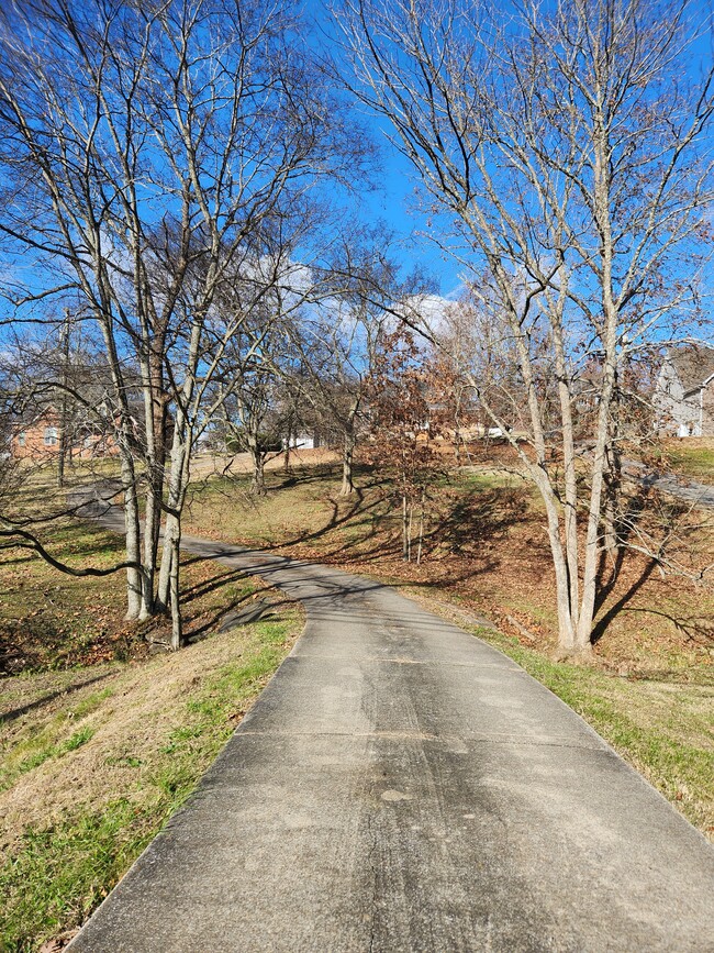 2678 Long Hollow Pike in Hendersonville, TN - Building Photo - Building Photo