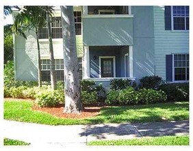 1215 Crystal Way-Unit -G in Delray Beach, FL - Building Photo - Building Photo