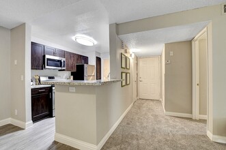 Eagle Trace Apartments in Las Vegas, NV - Building Photo - Building Photo