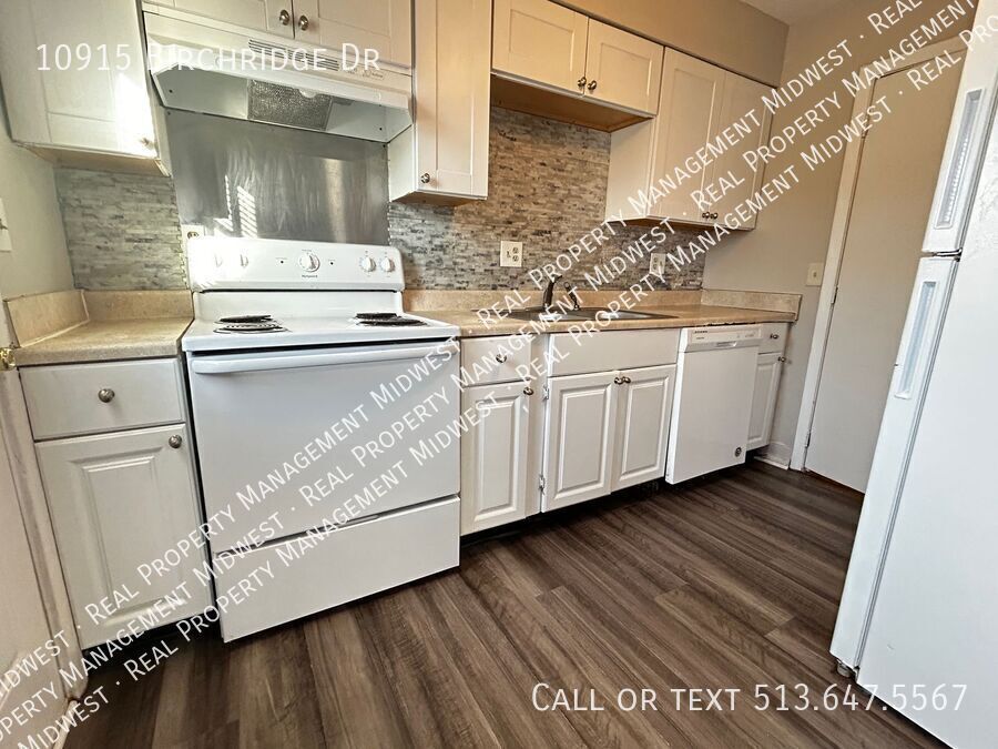 10915 Birchridge Dr in Cincinnati, OH - Building Photo