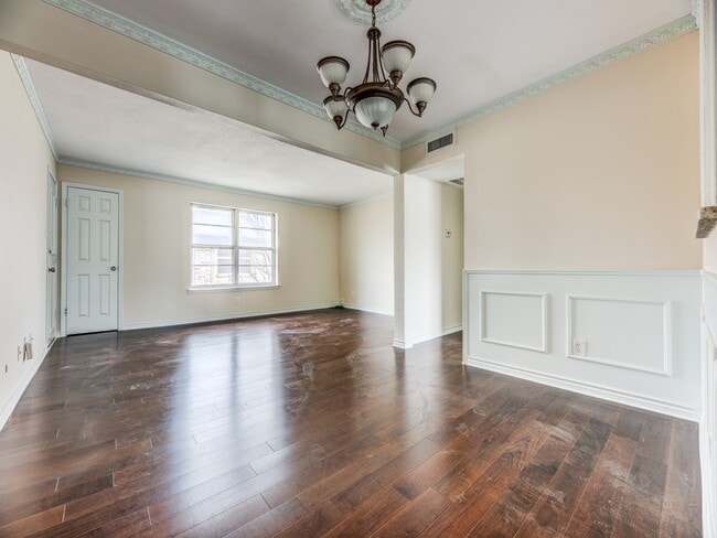 property at 5833 Sandhurst Ln