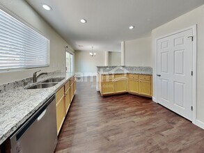 8624 Dodds Canyon St in Las Vegas, NV - Building Photo - Building Photo