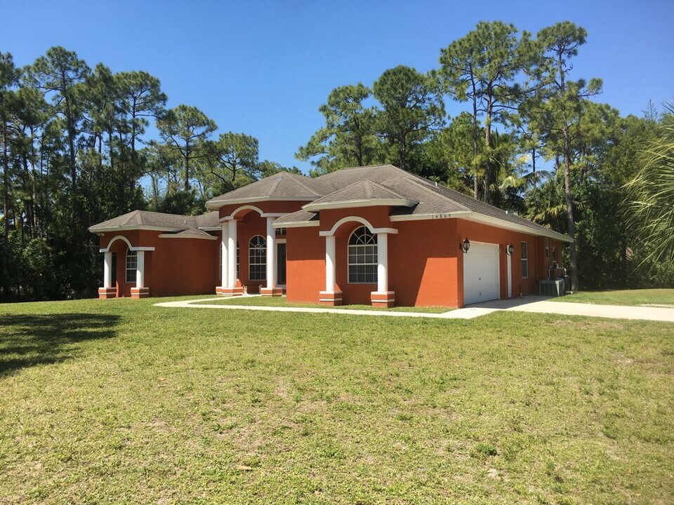 14869 71st Pl N in The Acreage, FL - Building Photo