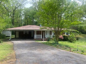 305 18th Ct NW in Center Point, AL - Building Photo