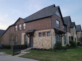 4667 Rhett Ln in Carrollton, TX - Building Photo
