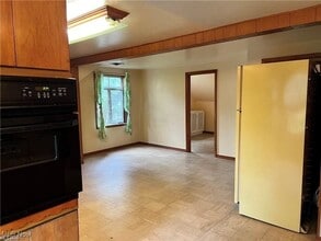 8581 Fair Rd in Strongsville, OH - Building Photo - Building Photo