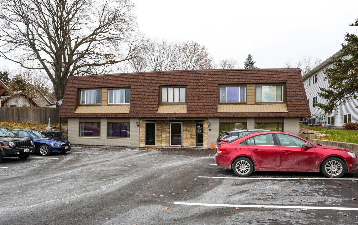 530 W Main St in Sun Prairie, WI - Building Photo