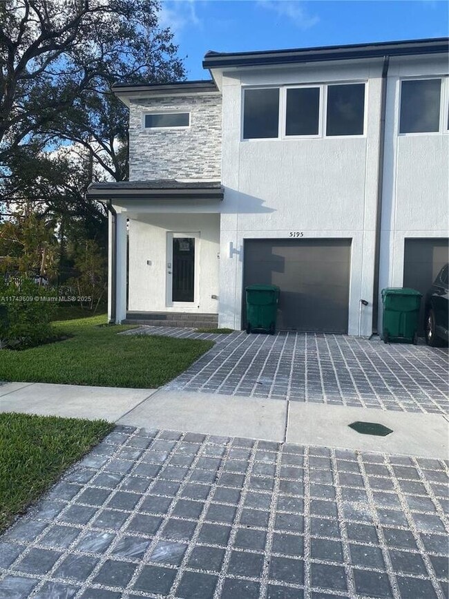property at 5195 SW 37th St