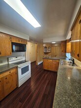 1404 S Cherry St in Port Angeles, WA - Building Photo - Building Photo