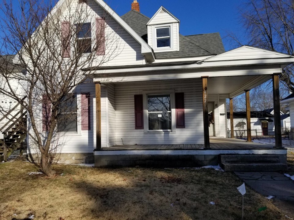 422 S Webster St Photo