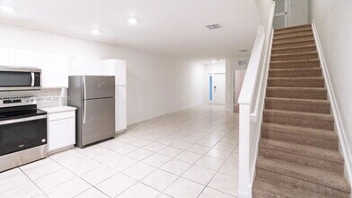 137 NE 3rd St in Florida City, FL - Building Photo - Building Photo