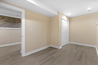 1635 N Ashland Ave, Unit G in Chicago, IL - Building Photo - Building Photo