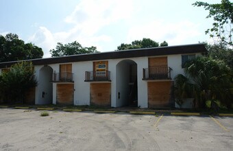 2229 Central Ave in Ft. Myers, FL - Building Photo - Building Photo