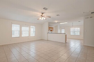 5815 Plantation Crest Dr in Katy, TX - Building Photo - Building Photo