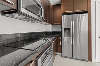 3030 NE 188th St in Aventura, FL - Building Photo - Building Photo