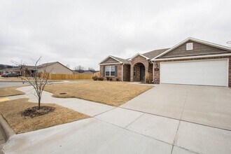 1255 Apollo Dr in Fayetteville, AR - Building Photo - Building Photo