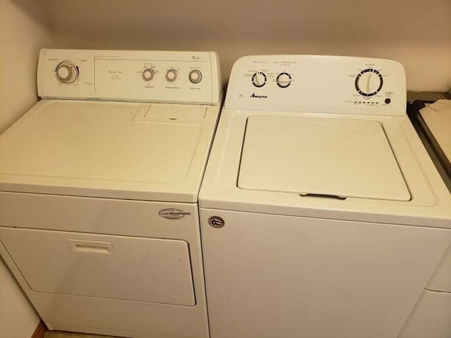 5699 Wilshire Dr in Fitchburg, WI - Building Photo - Building Photo