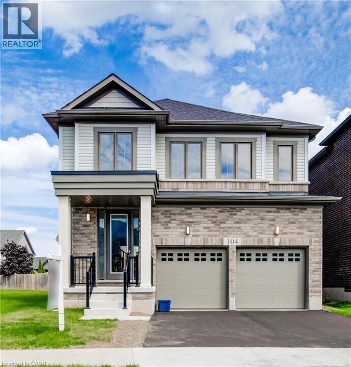 104 Blacklock St in Cambridge, ON - Building Photo