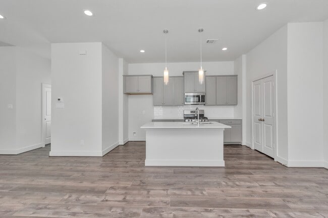 property at 2007 Bauer Dr