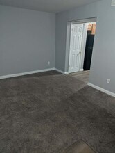 11531 Planewood Ct in Indianapolis, IN - Foto de edificio - Building Photo