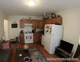 1615 Commonwealth Ave in Boston, MA - Building Photo