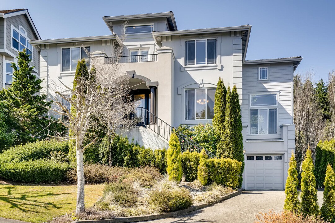 4445 160th Ave SE in Bellevue, WA - Building Photo