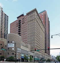 Burnham Park Plaza in Chicago, IL - Building Photo - Building Photo